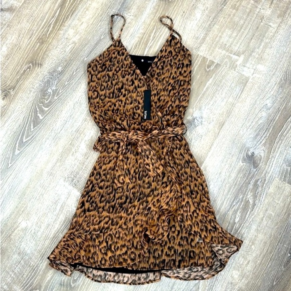 🐆NWT Krisa Leopard Dress
